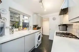 9 Field Lane, photo 3