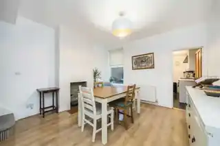 9 Field Lane, photo 2