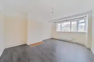 9 Hambledon Gardens, photo 2