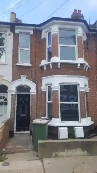 9 Harcourt Avenue, photo 3