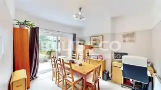 9 Harley Close, photo 3
