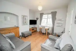 9 Henshawe Road, photo 2