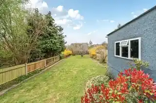9 Hillsmead Way, photo 4