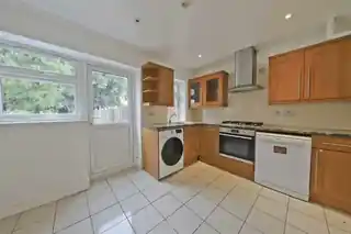 9 Hinton Road, photo 2