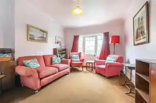 9 Holmesdale Avenue, photo 2
