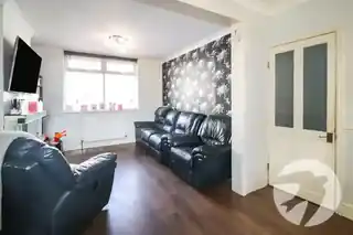 9 Horsa Road, photo 3