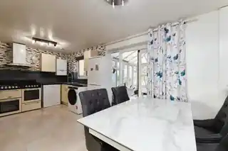 9 Kirby Close, photo 2