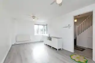 9 Kirby Close, photo 4