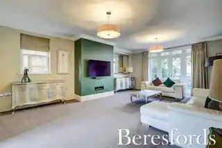 9 Latham Place, photo 4