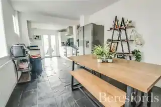 9 Margaret Road, photo 2