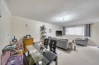 9 Marsh Lane, photo 3