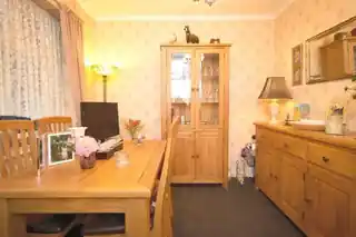 9 Middleham Gardens, photo 4