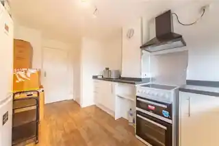9 Milton Way, photo 3