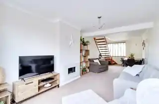 9 Mygrove Road, photo 3