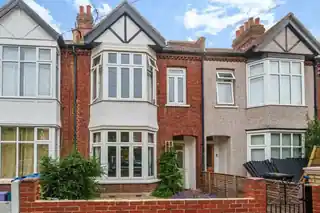 9 Oxford Avenue, photo 4