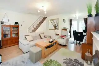9 Park Close, photo 2