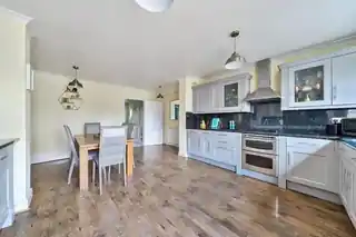 9 Portland Avenue, photo 2