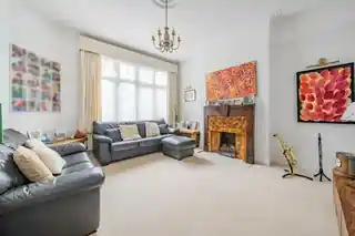 9 Ravensbourne Gardens, photo 2