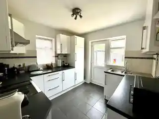 9 Reynolds Avenue, photo 3