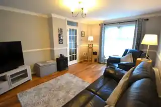 9 Ruscombe Way, photo 2