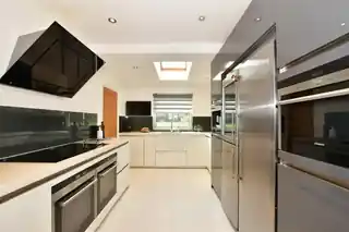 9 St Albans Crescent, photo 2