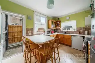 9 St Margarets Road, photo 2