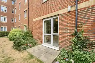9, Stannard Court, Culverley Road, photo 4