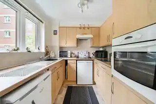 9, Stannard Court, Culverley Road, photo 3