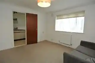 9 Tawny Close, photo 3
