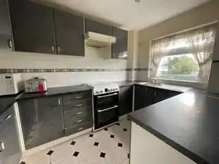 9, The Coppins, Chadwell Avenue, photo 2