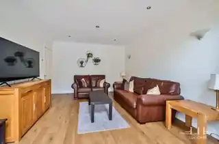 9 The Ridgeway, photo 3