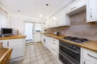 9 Twisden Road, photo 3