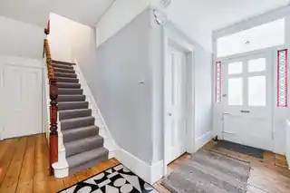 9 Waldemar Avenue, photo 2