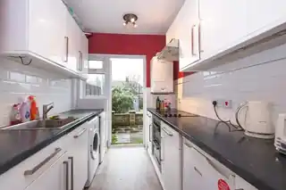 9 Waterdale Road, photo 2