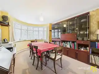90 Clitheroe Avenue, photo 3
