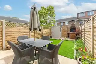 90 St James Road, photo 2