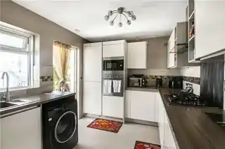 90 Woodstock Way, photo 3