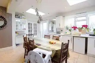 91 Baron Gardens, photo 3