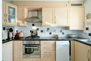 91 Chamberlain Way, photo 3