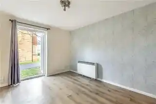 91 Rabournmead Drive, photo 4