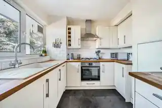 91 St James's Crescent, photo 2