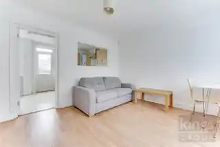 91 Winnington Road, photo 4