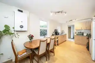 92 Grandison Road, photo 4
