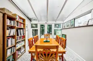 92 Harpenden Road, photo 4