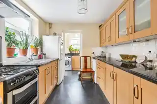 92 Hatcham Park Road, photo 3