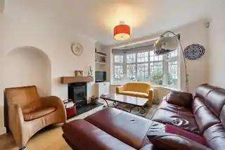 93 Barnfield Avenue, photo 4