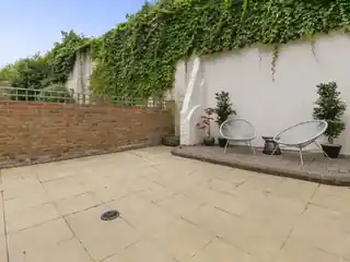 93 Blythe Road, photo 3