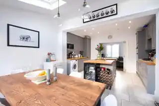 93 Coteford Street, photo 4