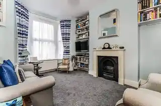93 Graveney Road, photo 2
