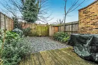 93 Graveney Road, photo 3